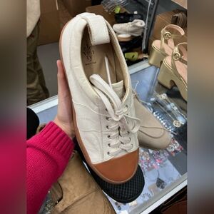 Sz 42.5 NwoB $845 Eleventy shoes